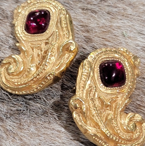 Vintage Christian Dior Gripoix Clip On Earrings - Picture 1 of 10